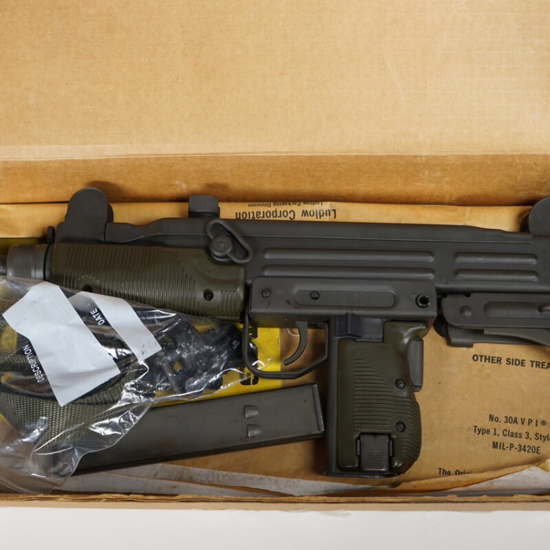UZI 9X19 CAL. SUB-MACHINE GUNS