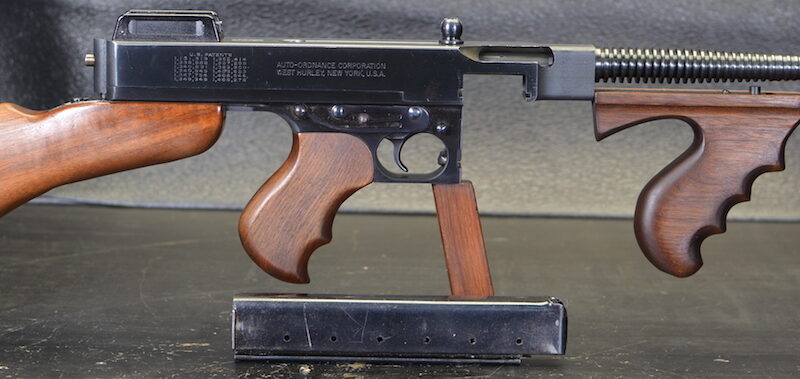 THOMPSON SUBMACHINE GUN